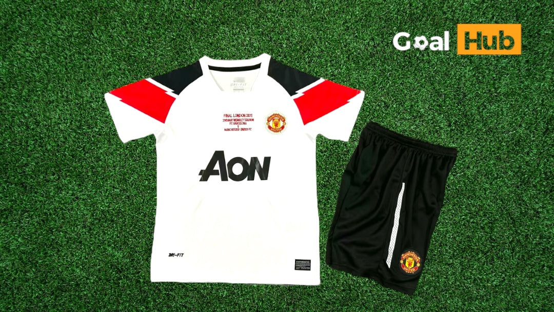 Manchester United Away 10-11 Kids Kit