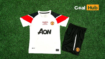 Manchester United Away 10-11 Kids Kit